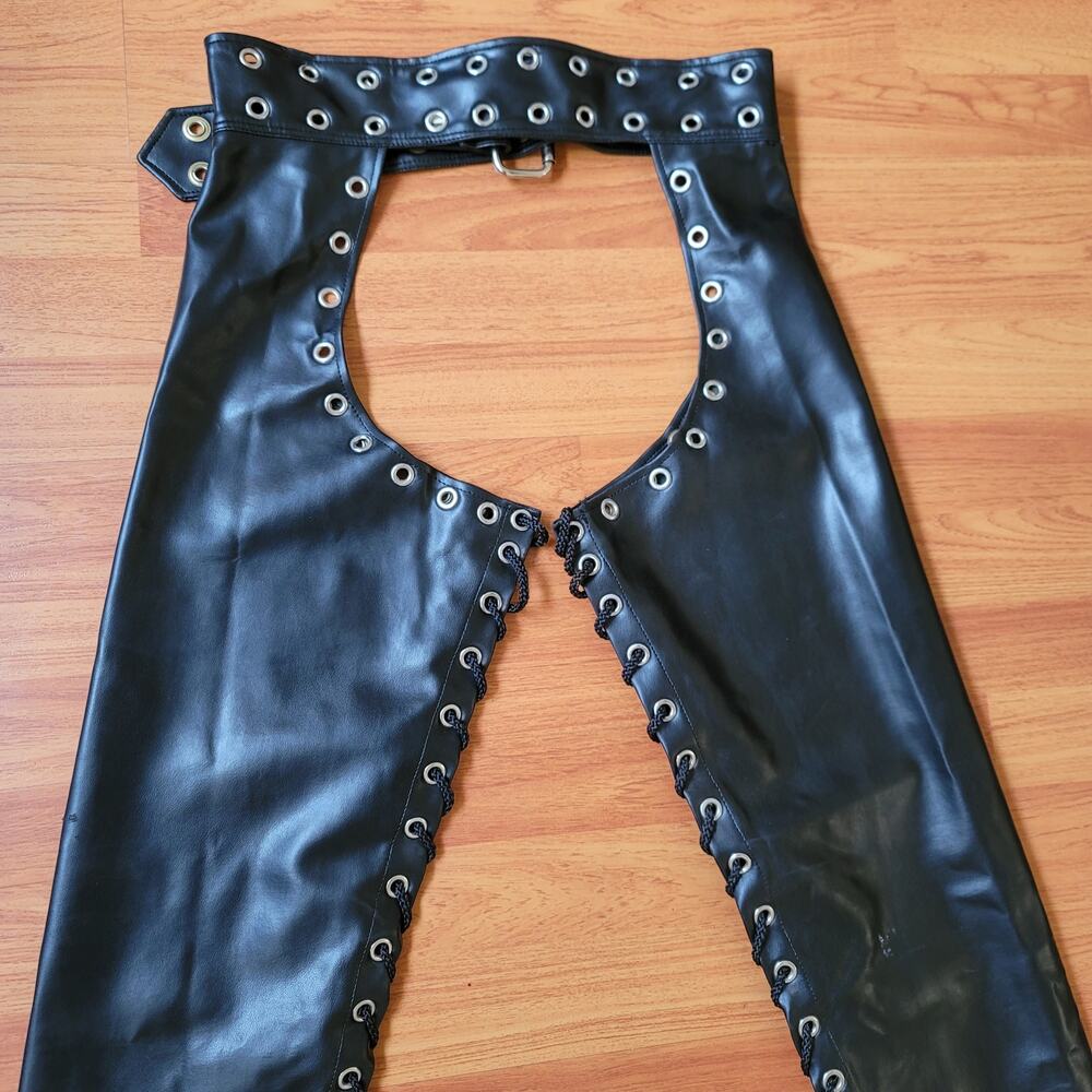 Vintage 1990 Vinyl HOT Motorcycle Chaps Women Sexy Fetish LGBTQ OS Adjusts Black - Picture 4 of 16